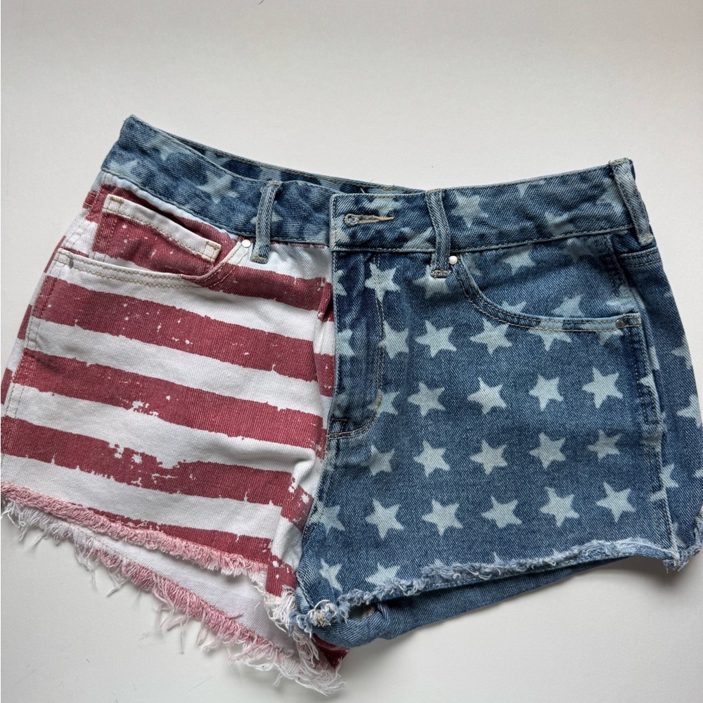 Bullhead Denim Co High Rise Shorts Size 28